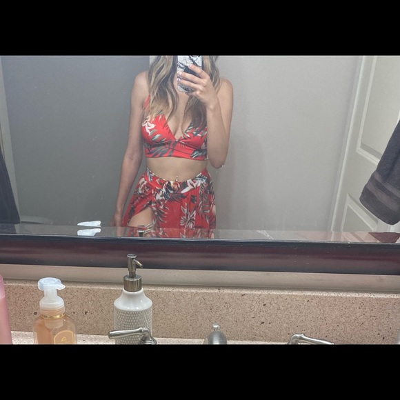 Floral tropical two piece - Picture 3 of 4